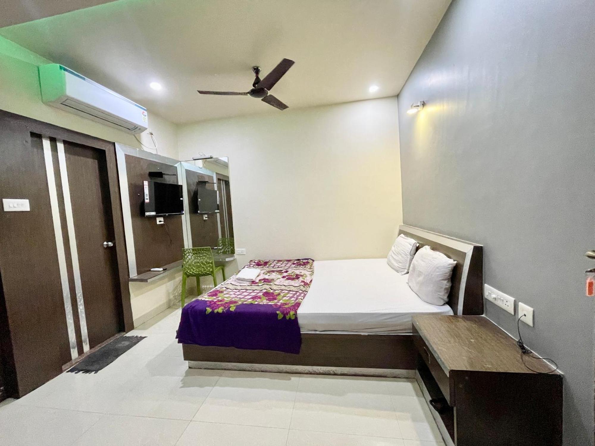 Close Puri Luaran gambar