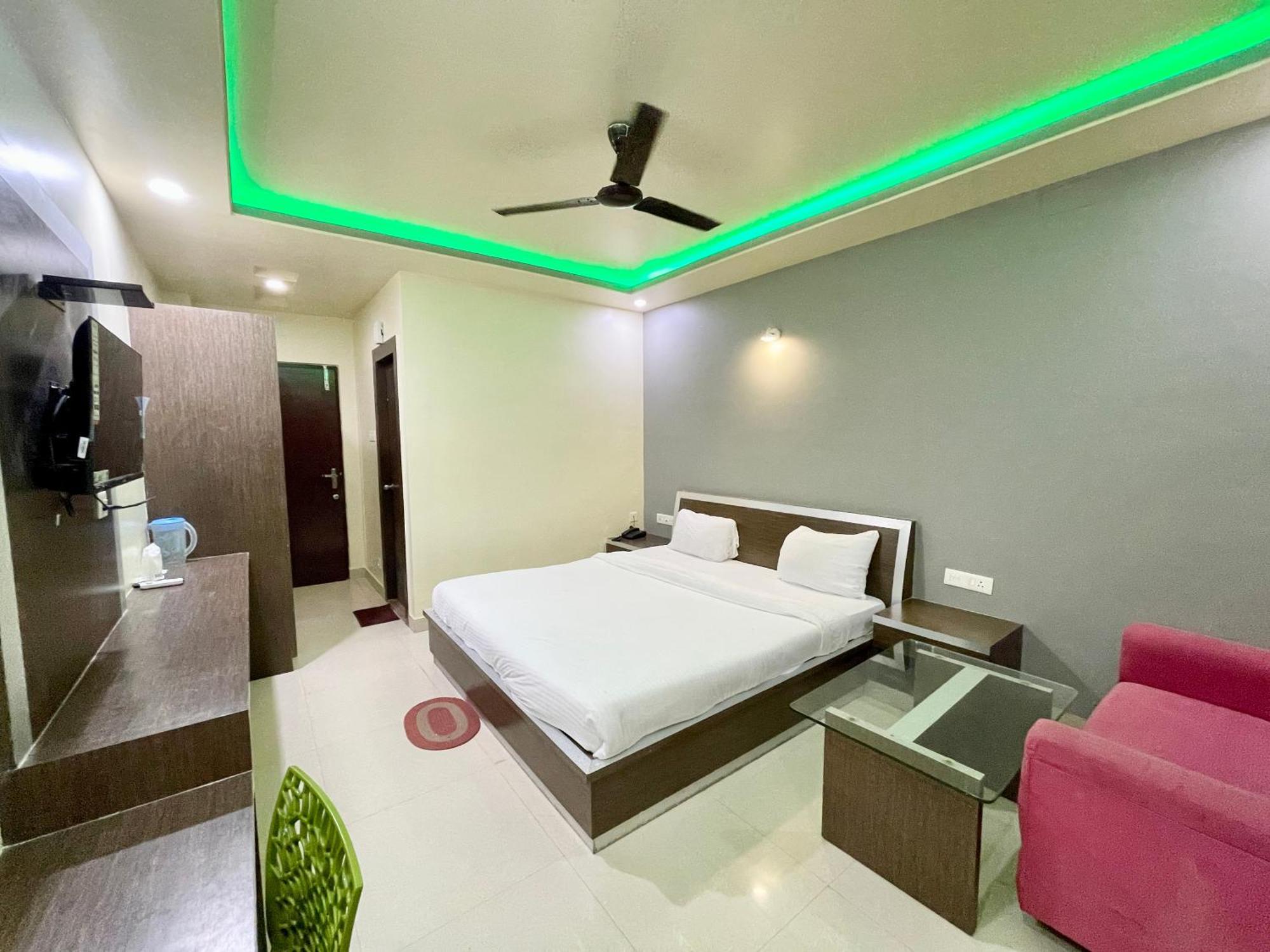 Close Puri Luaran gambar
